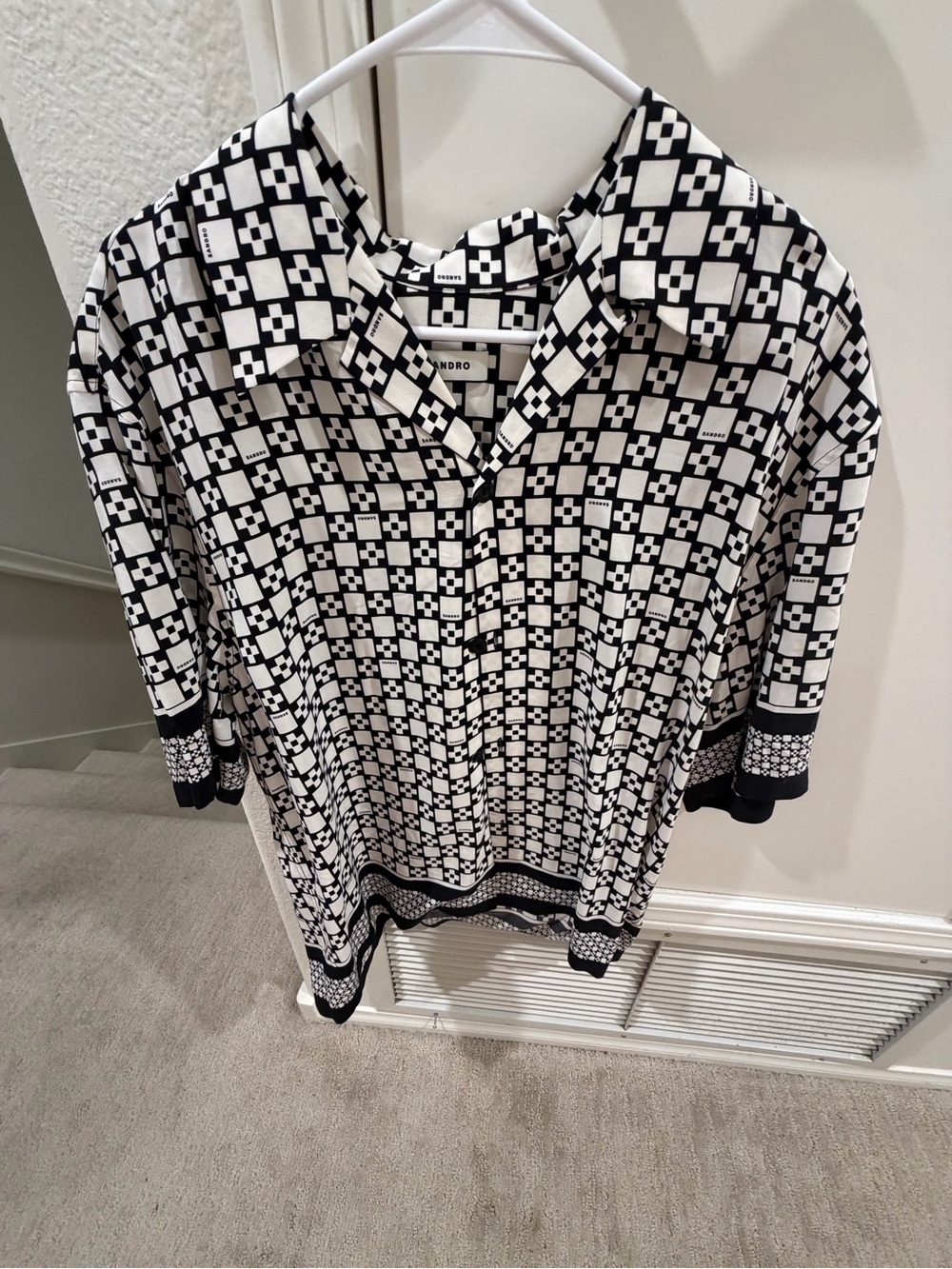 SANDRO Square Cross Motif Flowing Blouse in Black/White Size XL - Picture 7 of 11